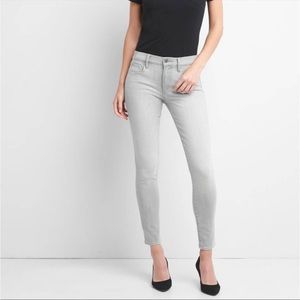 Gap True Skinny Stretch Jeans in light grey 29 short